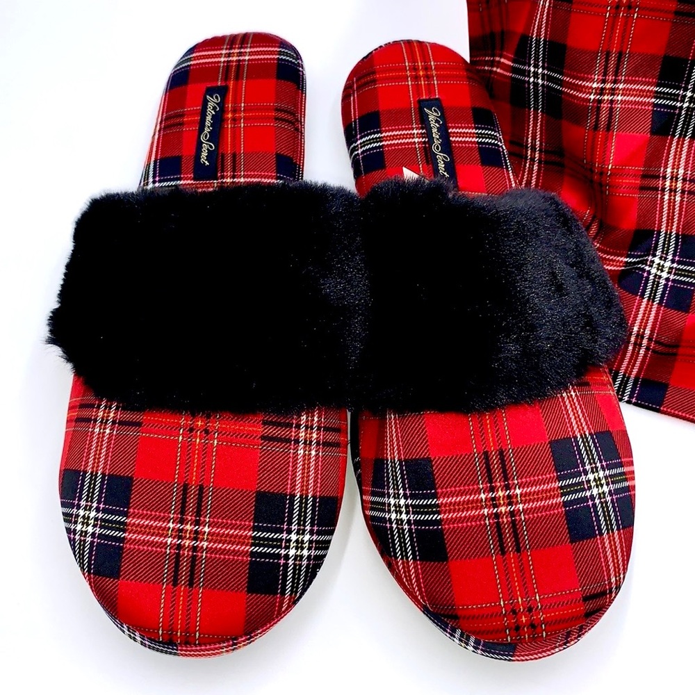 Victoria’s Secret Black and Red Plaid Slippers Size M (7-8) - Picture 2 of 12